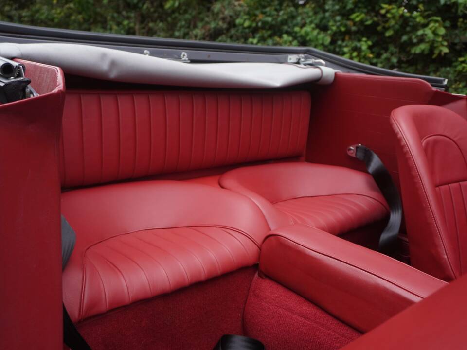 Immagine 13/25 di Austin-Healey 3000 Mk III (BJ8) (1964)