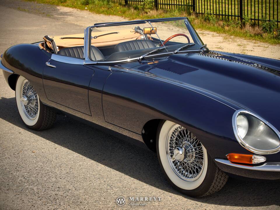 Image 18/80 de Jaguar Type E 4.2 (1966)