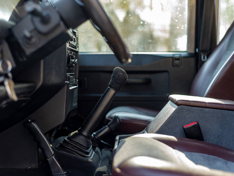 Image 46/98 of Land Rover Defender 130 Double Cab (2008)