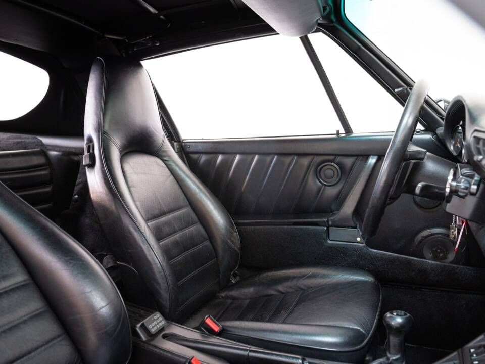 Bild 22/30 von Porsche 911 Carrera 4 (1990)