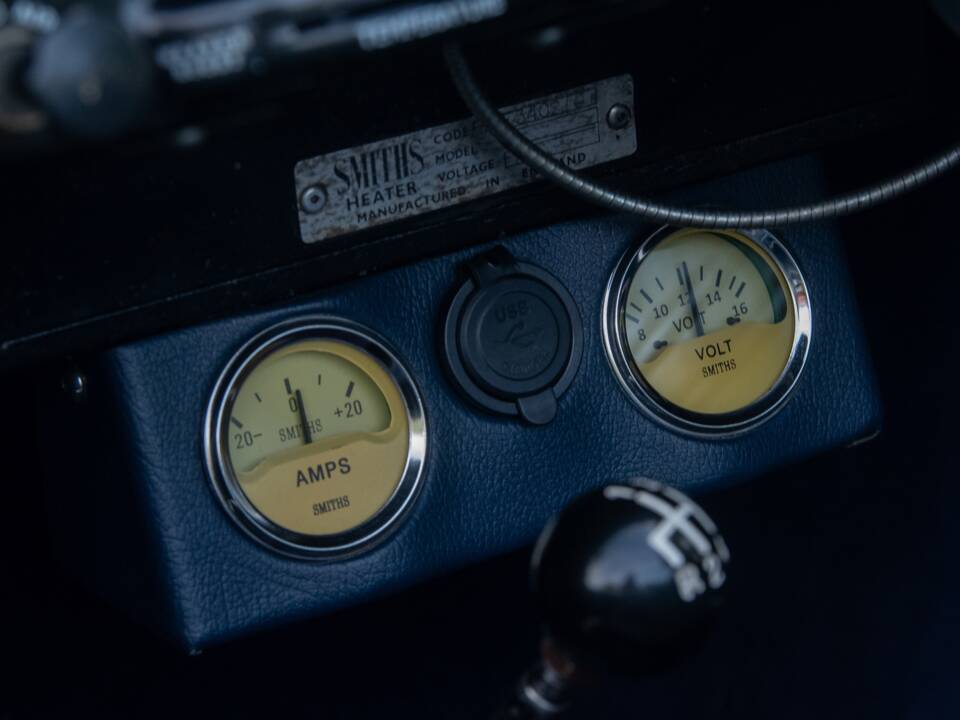 Image 25/38 of Austin-Healey 100/6 (BN4) (1956)