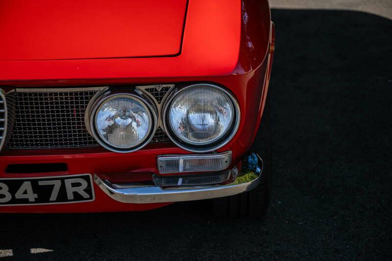 Image 41/45 of Alfa Romeo 2000 GT Veloce (1975)
