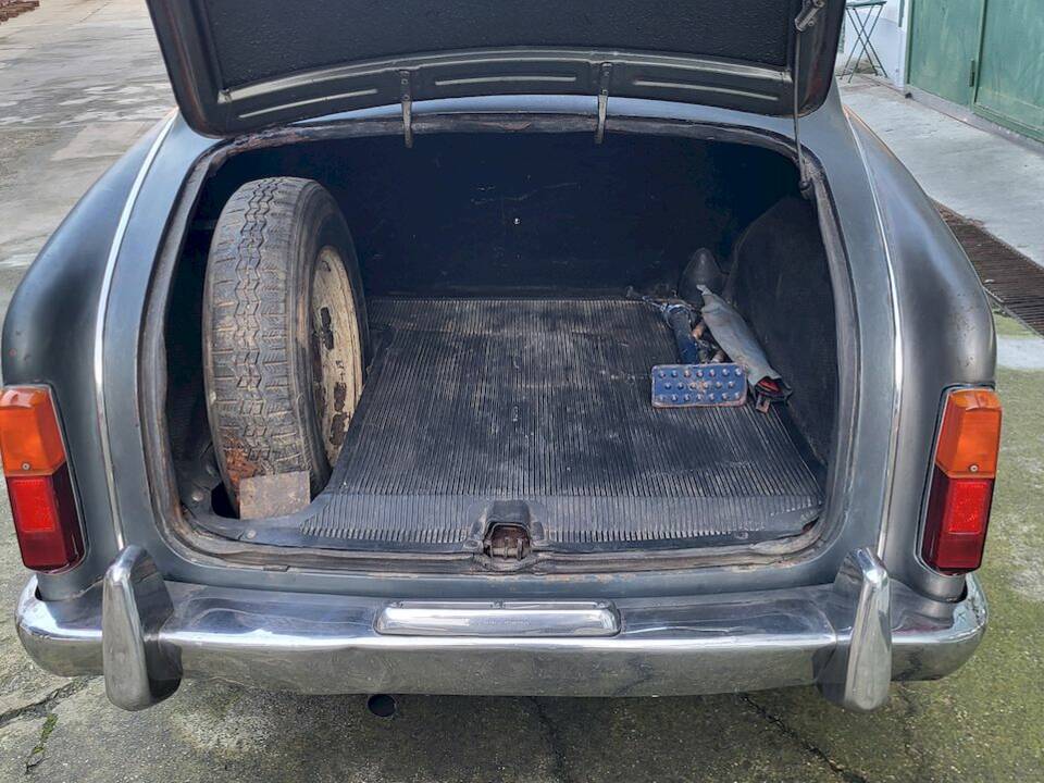 Image 36/45 of Lancia Appia (1962)