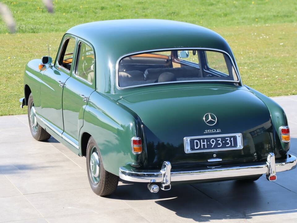 Image 2/50 of Mercedes-Benz 180 D (1958)