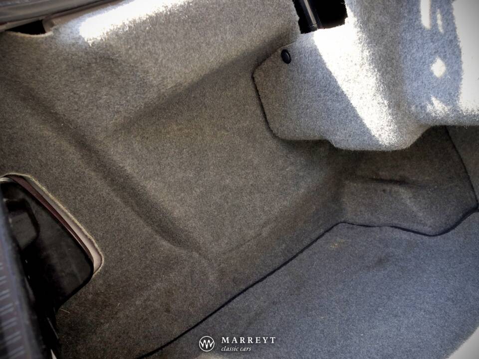 Bild 73/79 von Mercedes-Benz E 220 (1996)