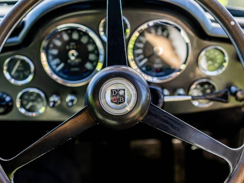 Image 51/62 of Aston Martin DB 6 (1967)