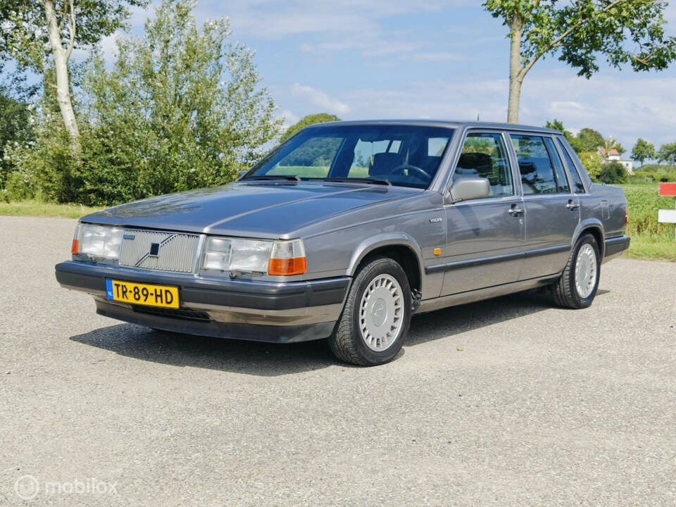 Immagine 14/40 di Volvo 760 (1988)