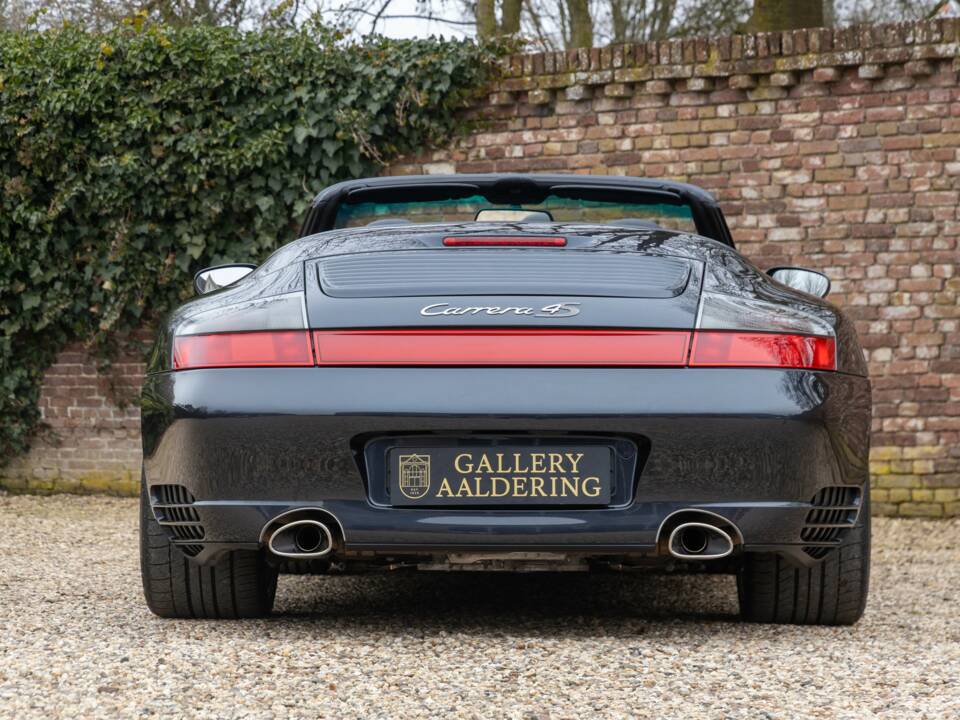 Bild 6/50 von Porsche 911 Carrera 4S (2003)