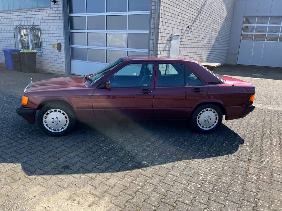 Bild 15/17 von Mercedes-Benz 190 E 1.8 (1992)