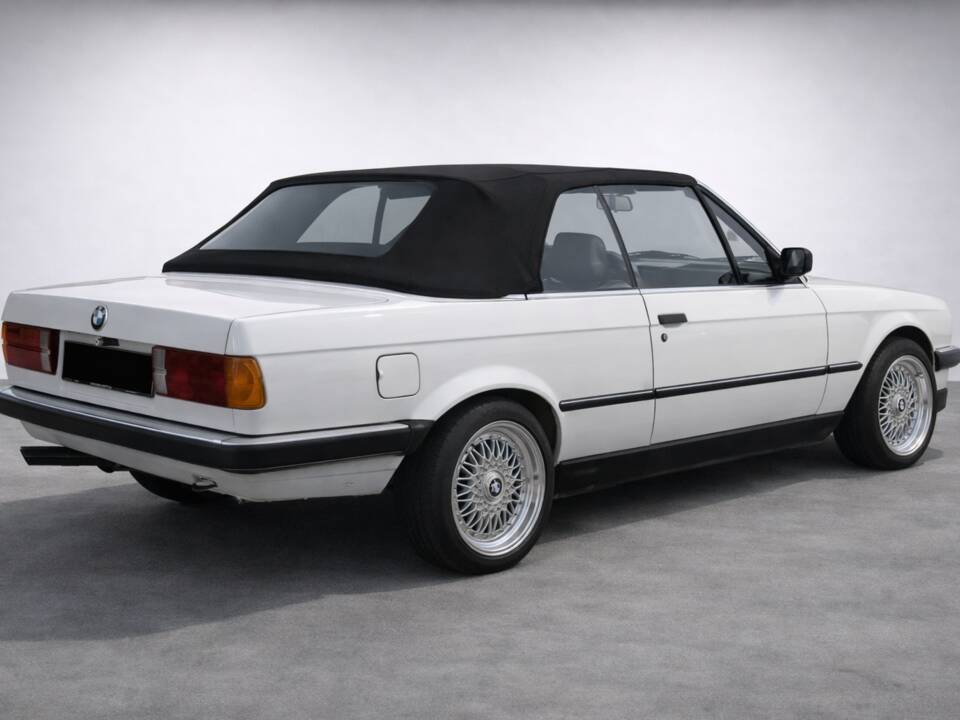 Image 5/29 of BMW 320i (1988)