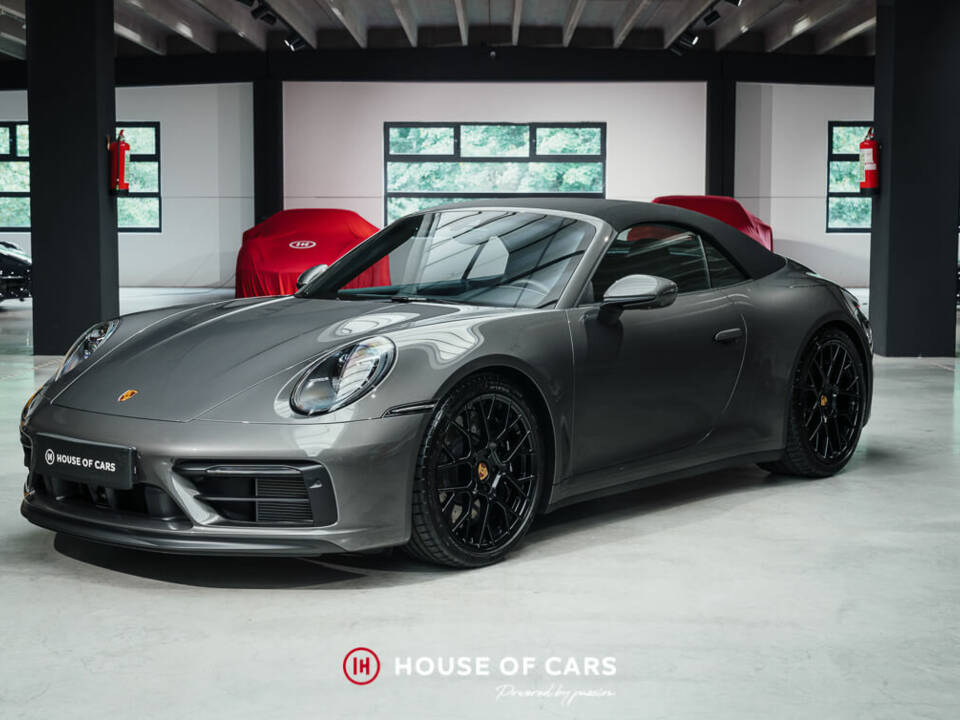 Image 2/25 of Porsche 911 Carrera 4 GTS (2023)