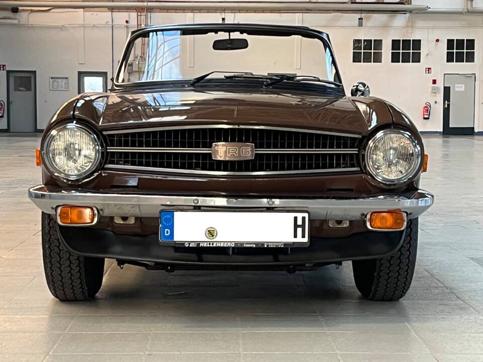 Immagine 2/50 di Triumph TR 6 (1974)