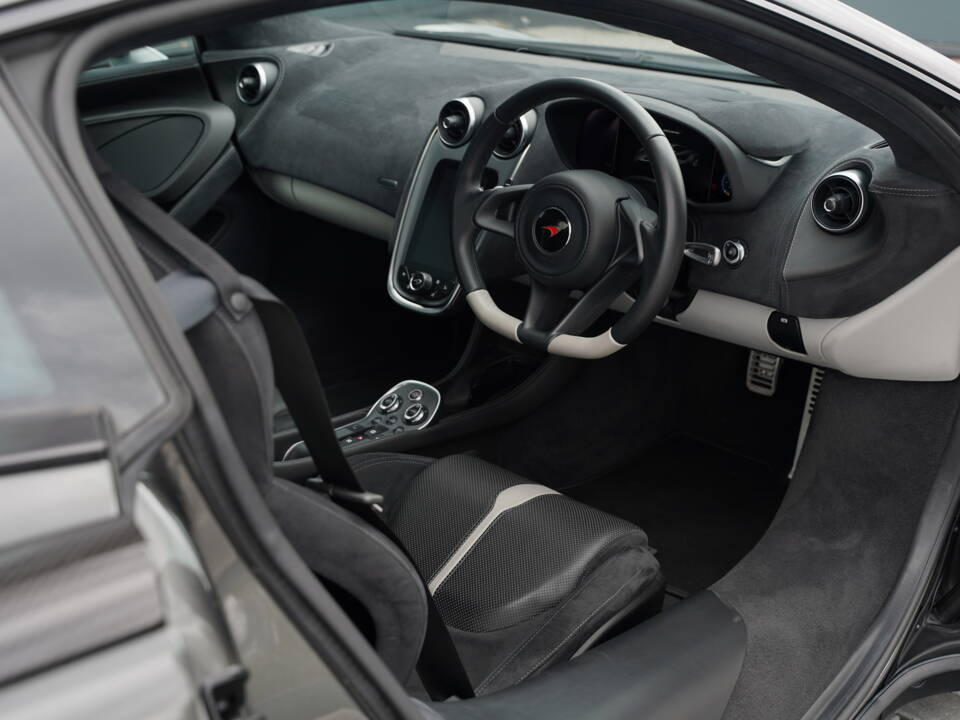 Afbeelding 12/50 van McLaren 570S (2016)