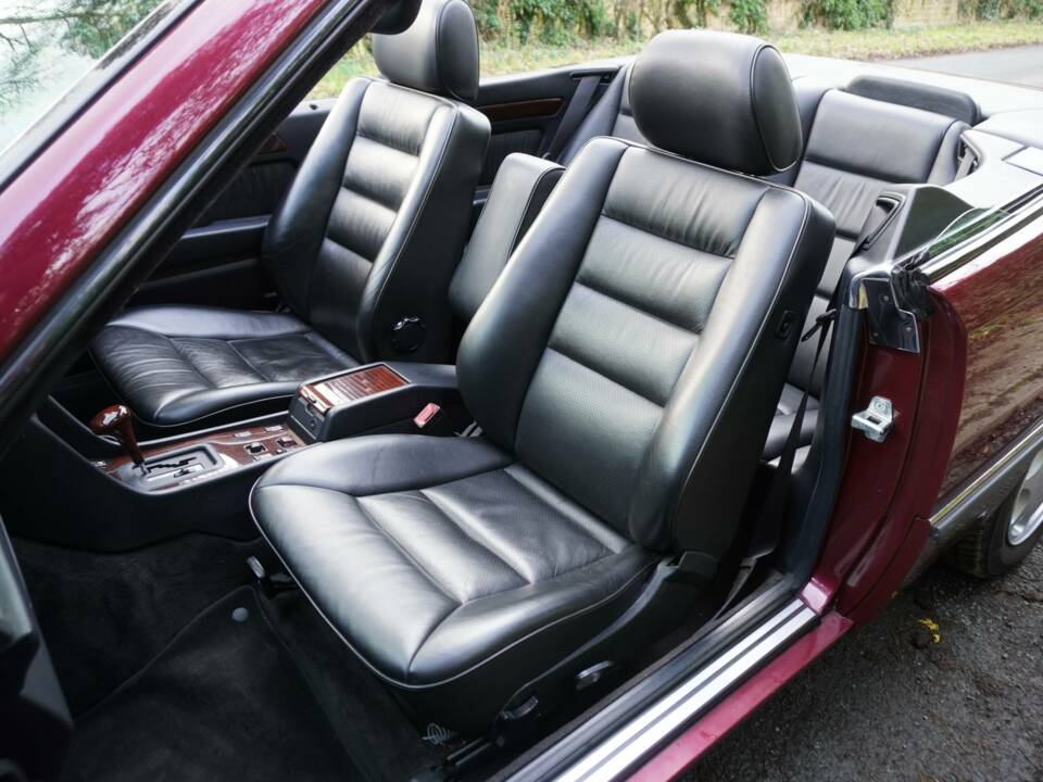 Image 13/20 of Mercedes-Benz E 220 (1996)