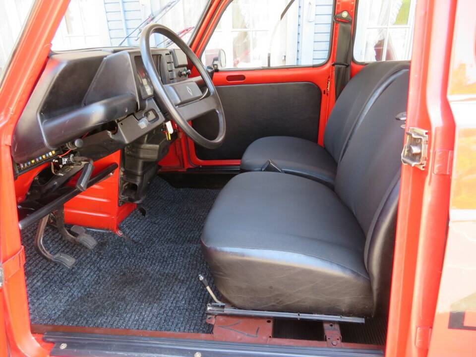 Image 4/21 de Renault R 4 (1975)