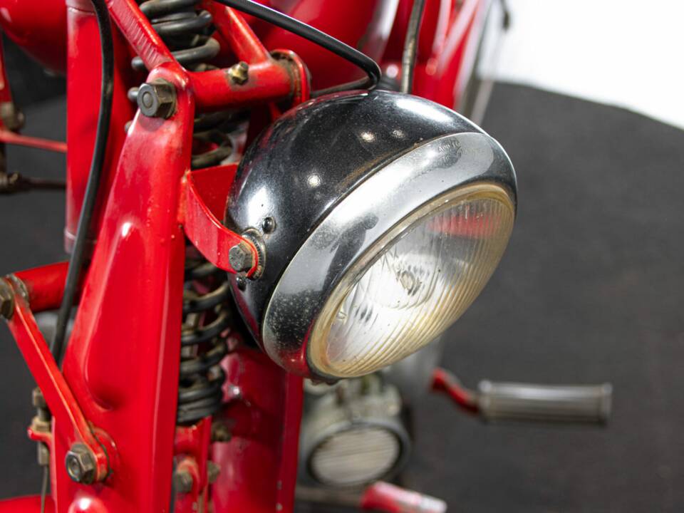 Immagine 49/50 di Moto Guzzi Motoleggera 65 (1951)