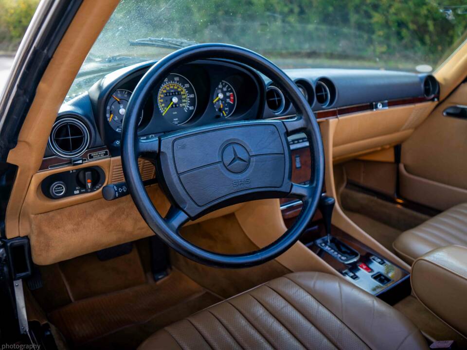 Image 24/33 of Mercedes-Benz 560 SL (1989)