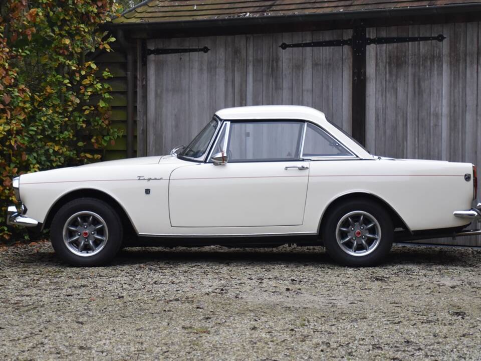 Image 4/42 de Sunbeam Tiger Mk I (1966)