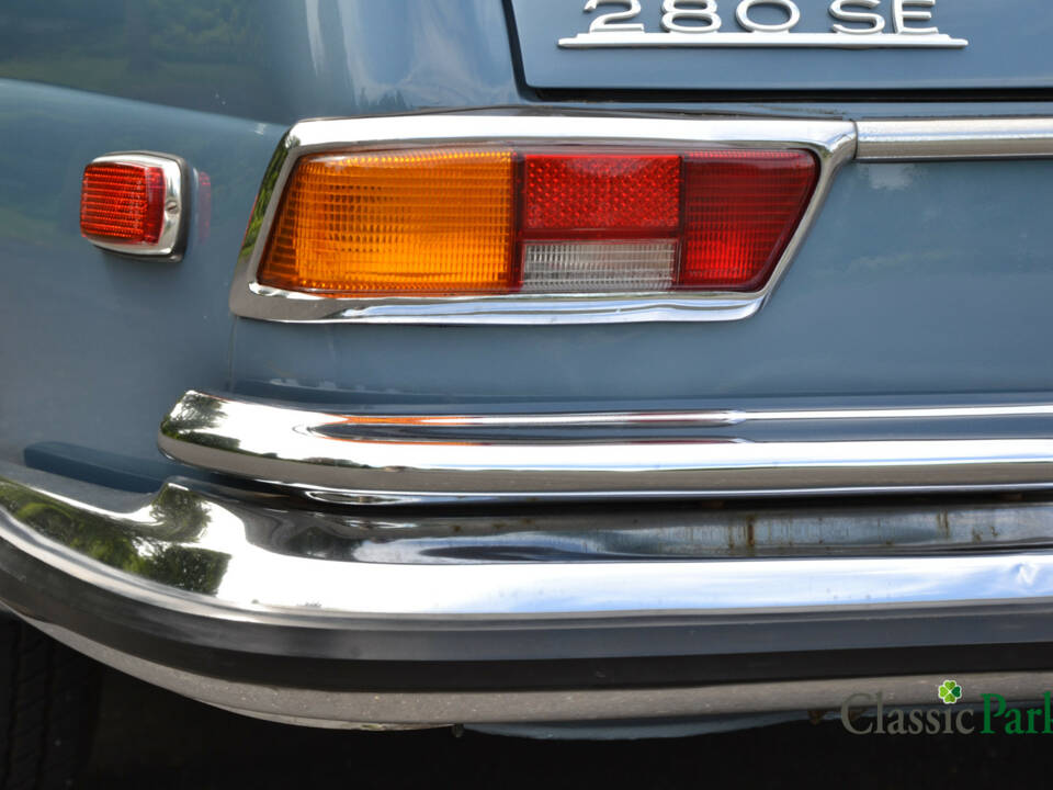 Image 36/50 de Mercedes-Benz 280 SE 3,5 (1971)