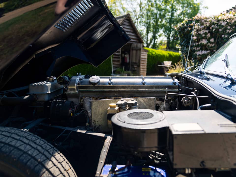 Image 47/86 de Jaguar E-Type (1967)