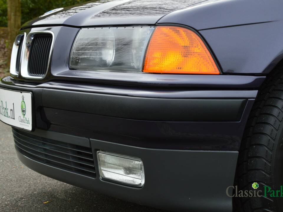 Bild 43/50 von BMW 320i (1994)