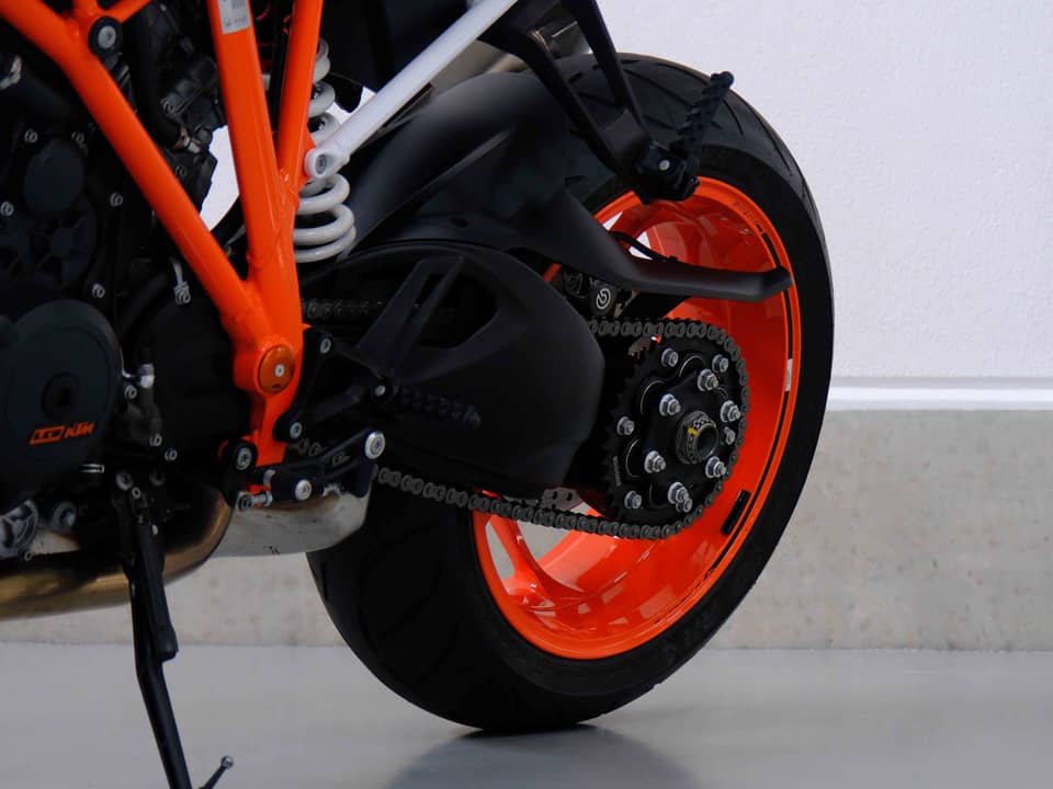 Image 37/83 of KTM 1290 Super Duke R (2018)