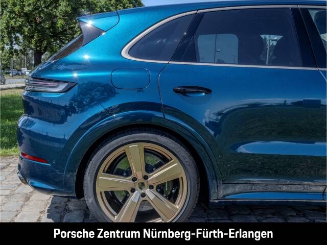 Immagine 15/50 di Porsche Cayenne Turbo E-Hybrid (1900)