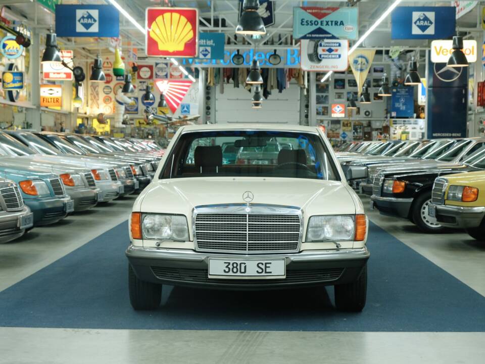 Bild 9/50 von Mercedes-Benz 380 SE (1980)