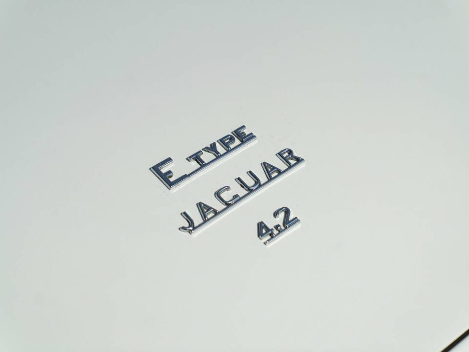 Bild 26/50 von Jaguar E-Type (1968)