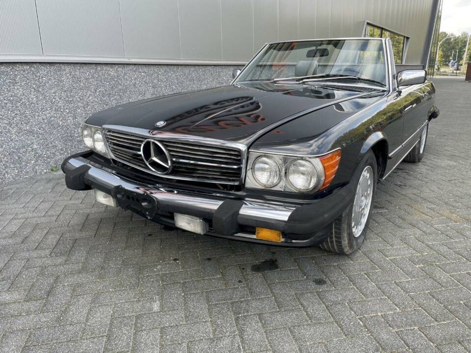Image 4/36 of Mercedes-Benz 560 SL (1989)