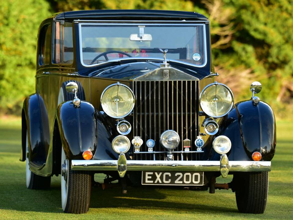 Image 35/50 of Rolls-Royce Phantom III (1938)