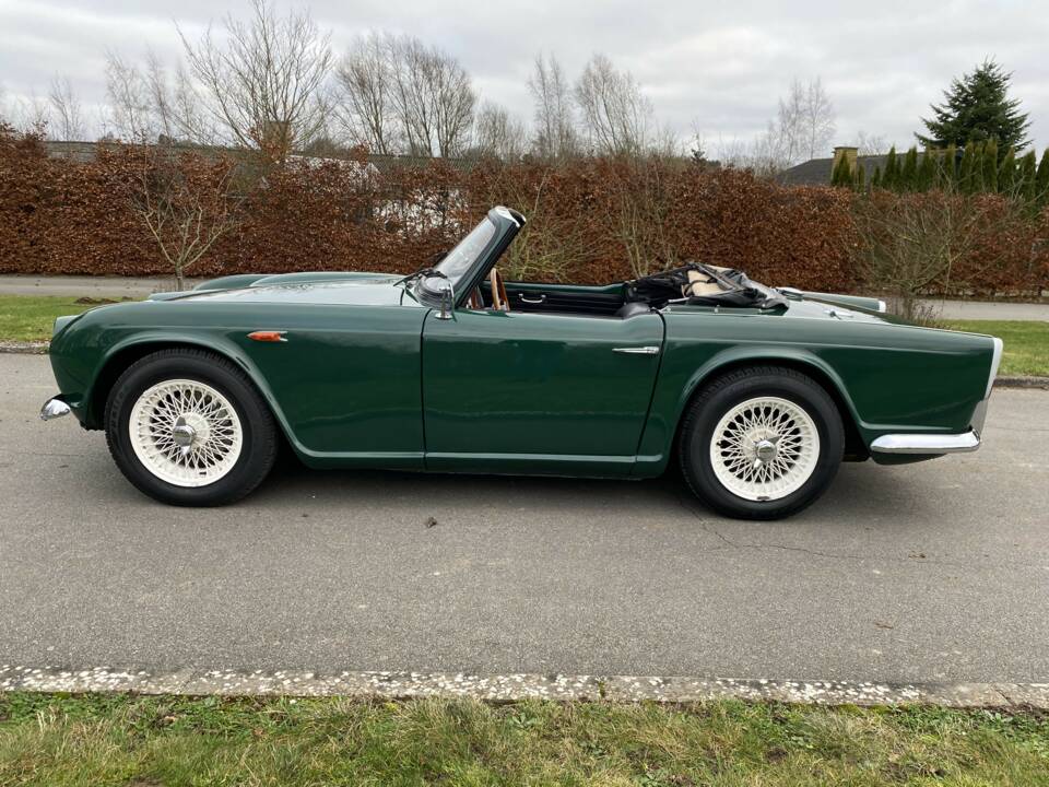 Image 3/66 of Triumph TR 4 (1964)