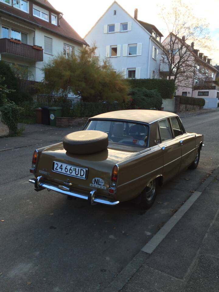 Image 7/31 of Rover 3500 S (1972)