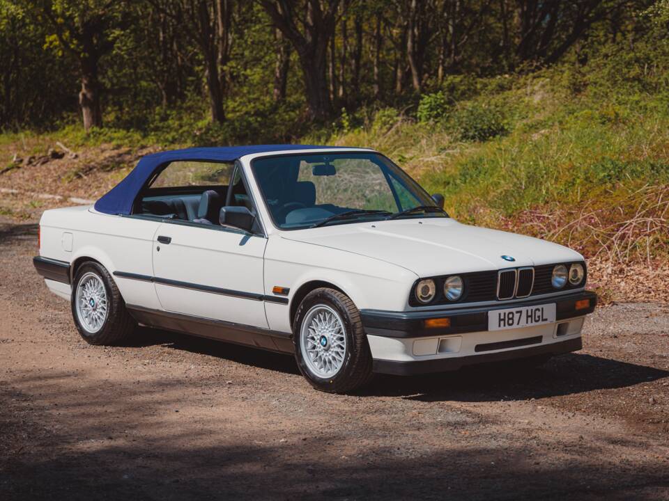 Bild 10/36 von BMW 318i (1991)