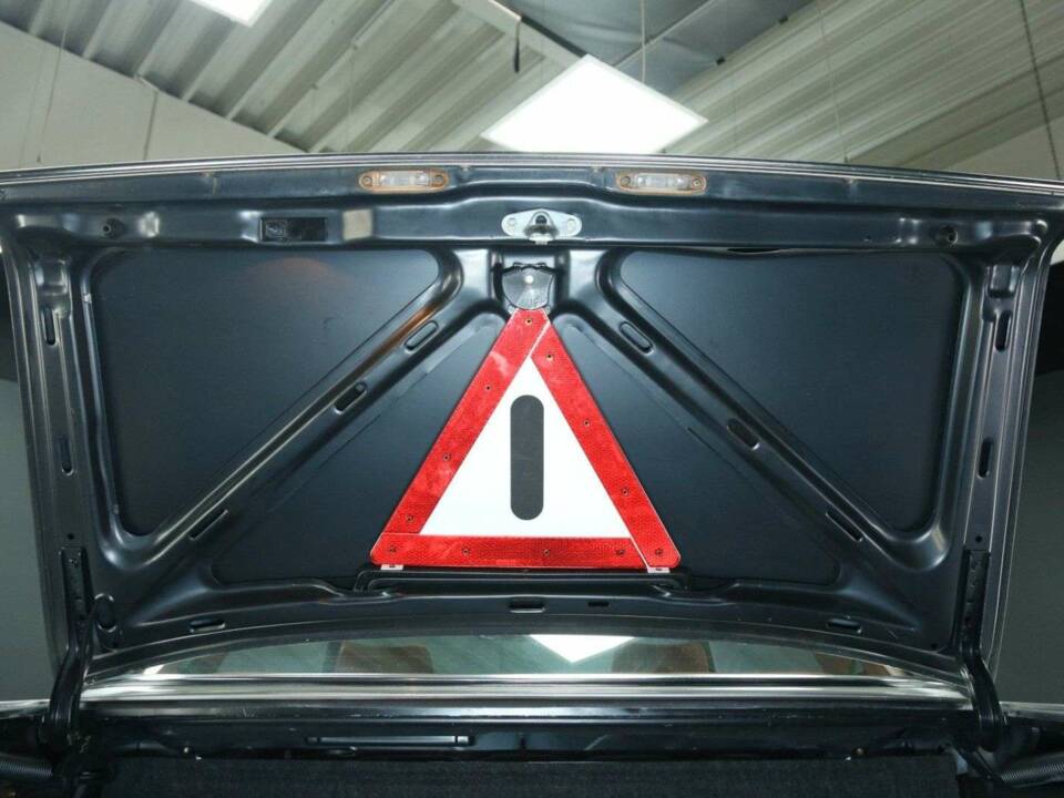 Image 36/50 of Mercedes-Benz 280 CE (1980)