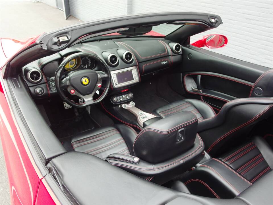 Immagine 37/98 di Ferrari California 30 (2013)