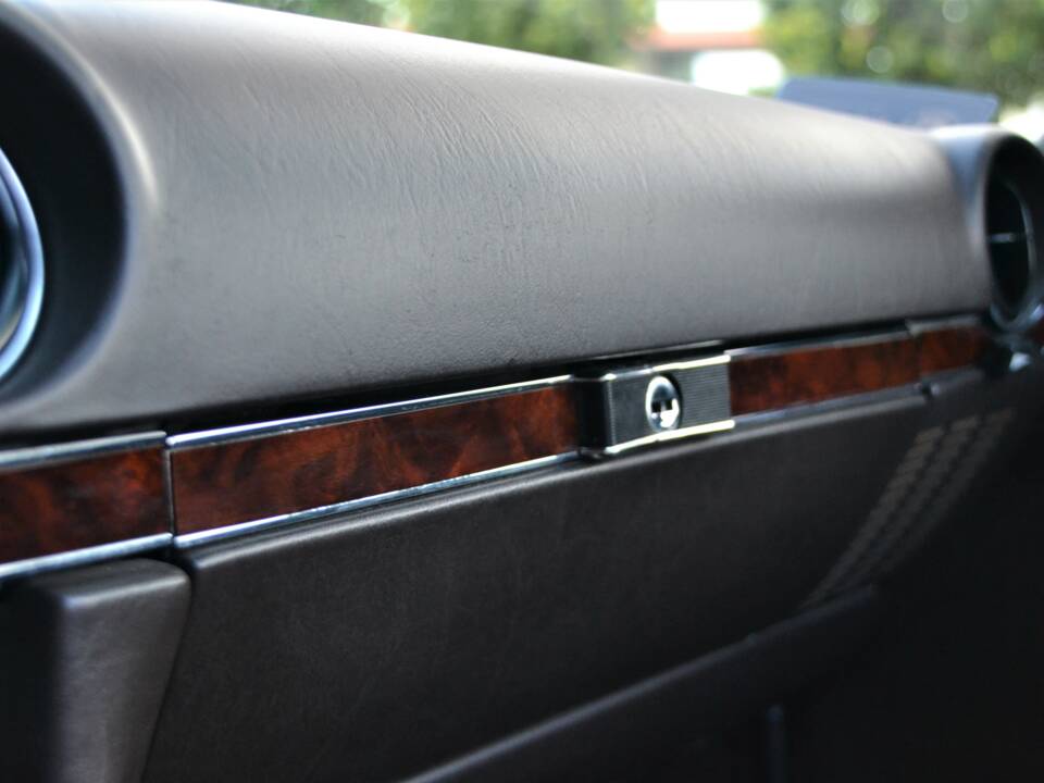 Image 36/79 de Mercedes-Benz 560 SL (1988)