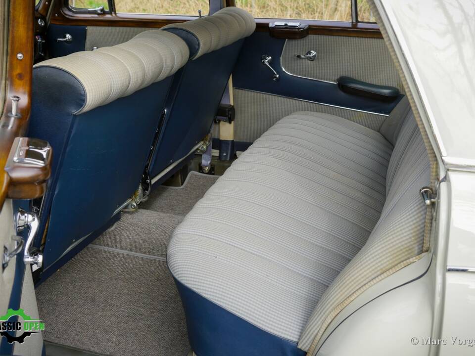 Bild 12/44 von Mercedes-Benz 220 S (1958)