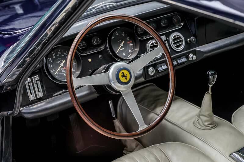 Bild 28/30 von Ferrari 330 GT 2+2 (1964)