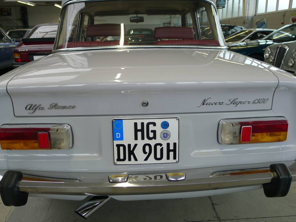 Image 31/34 of Alfa Romeo Giulia Nuova Super 1600 (1974)