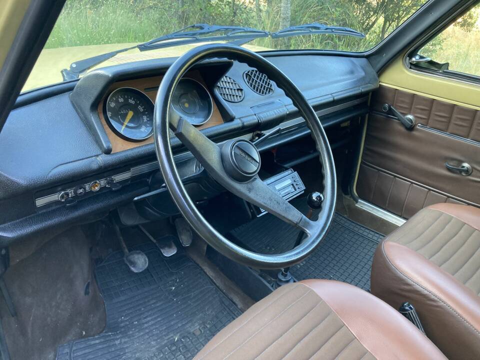 Image 2/8 of SEAT 127 (1976)