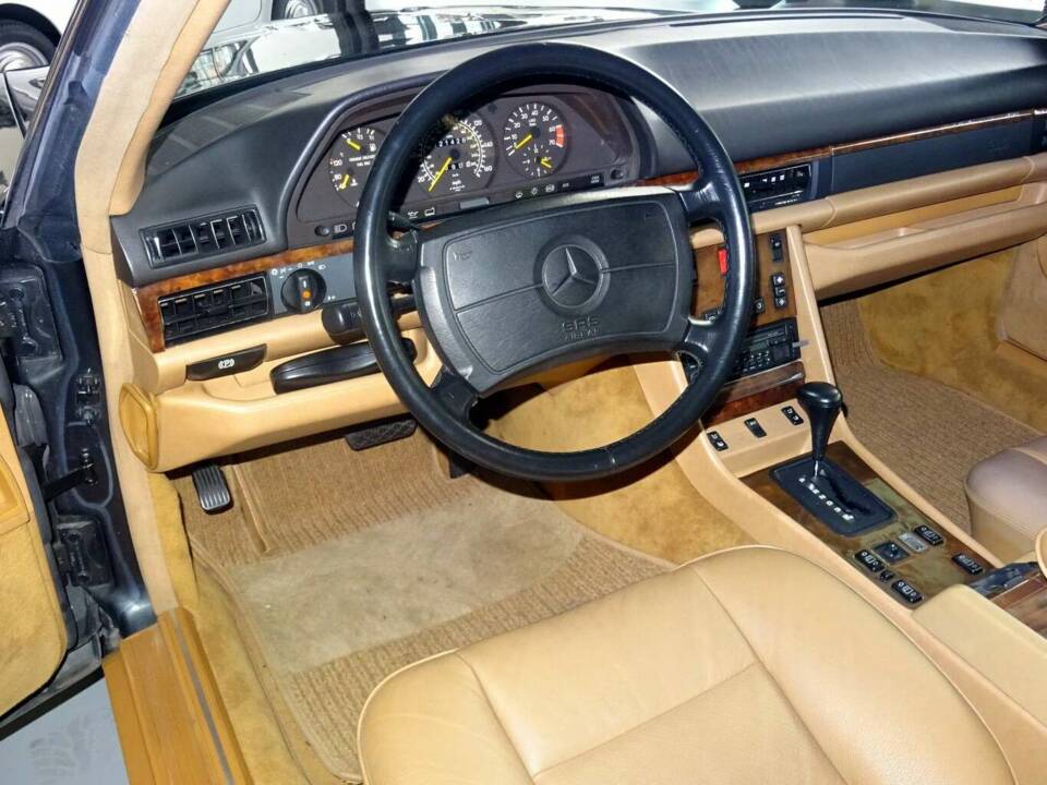 Afbeelding 8/19 van Mercedes-Benz 560 SEC (1991)