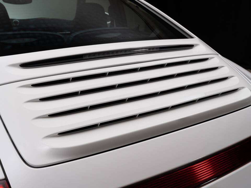 Image 15/40 of Porsche 911 Carrera 4 (2009)