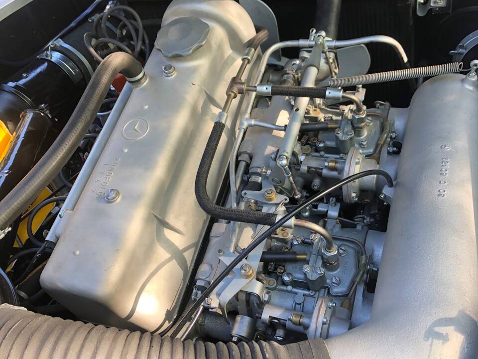 Image 14/46 of Mercedes-Benz 190 SL (1955)