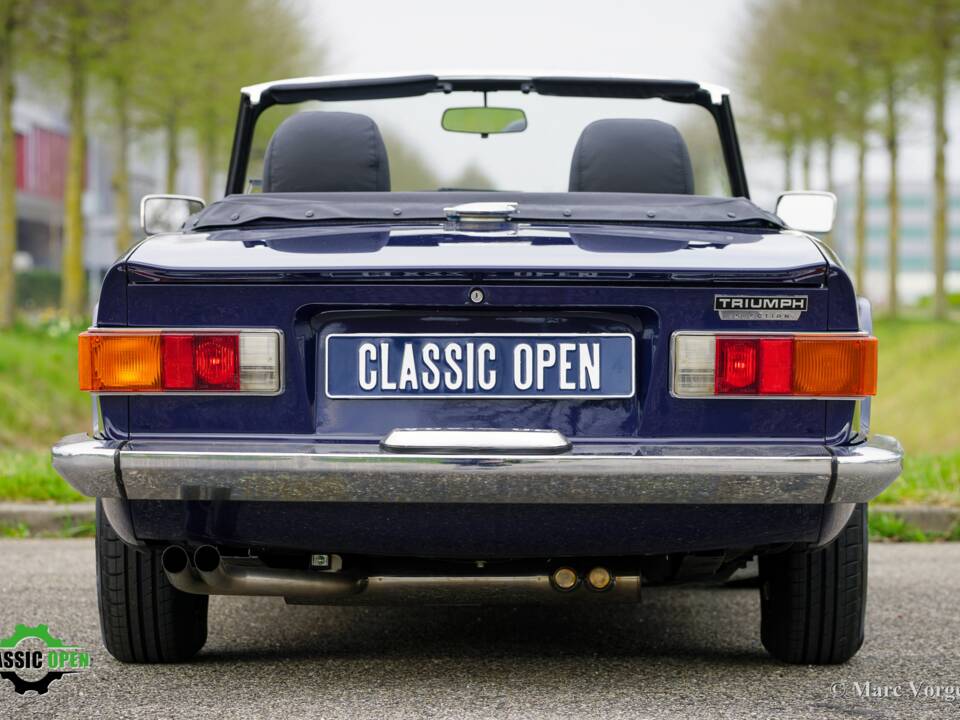 Image 40/42 of Triumph TR 6 PI (1972)