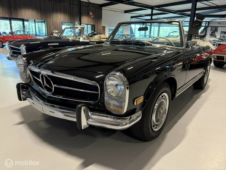 Image 5/19 of Mercedes-Benz 280 SL (1968)