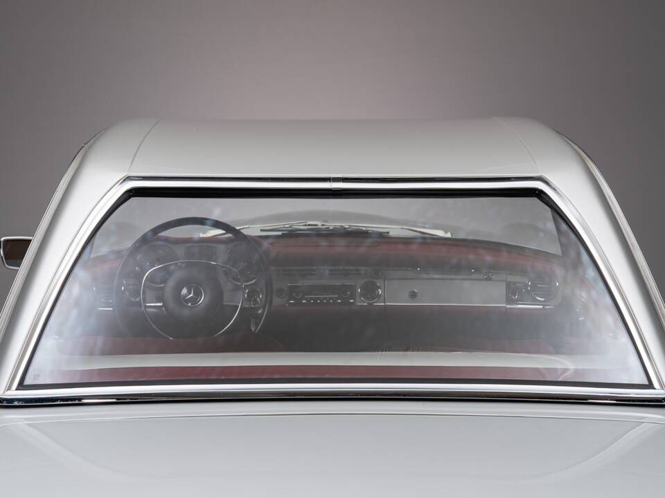 Bild 16/44 von Mercedes-Benz 280 SL (1970)
