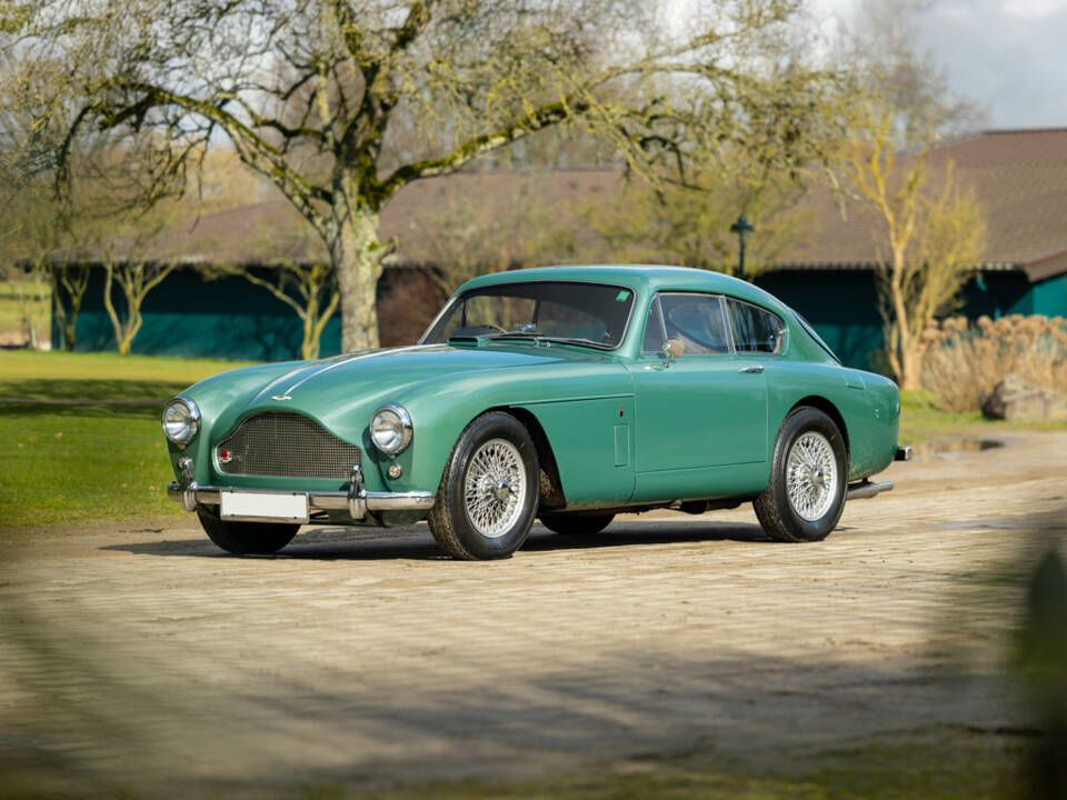 Image 1/50 of Aston Martin DB 2&#x2F;4 Mk III (1958)