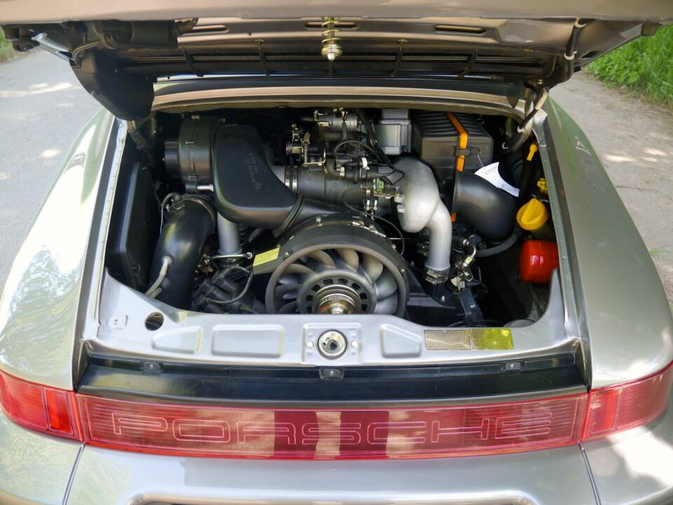Image 34/42 of Porsche 911 Carrera 2 (1900)