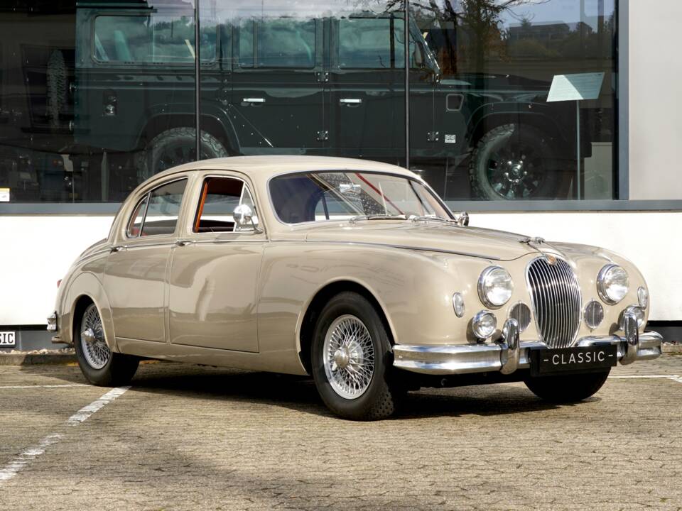 Image 3/40 of Jaguar 3.4 Litre (1958)